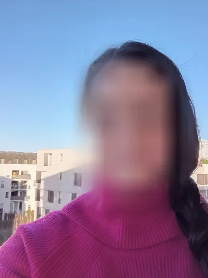 Amira, 39