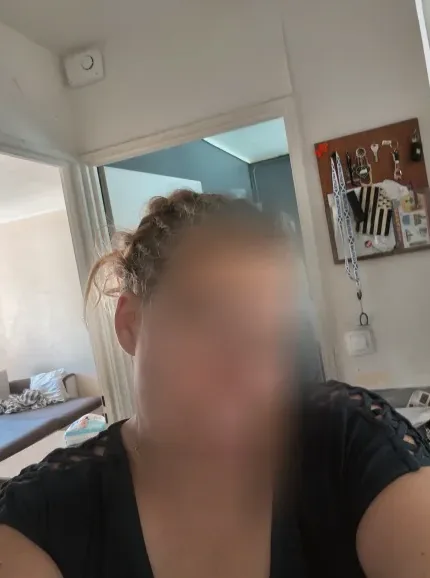 Büsra, 40