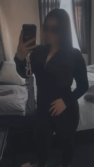 Ela, 25