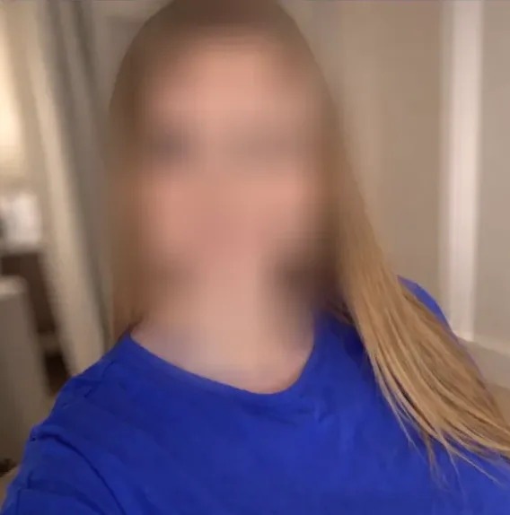 Emilia, 39