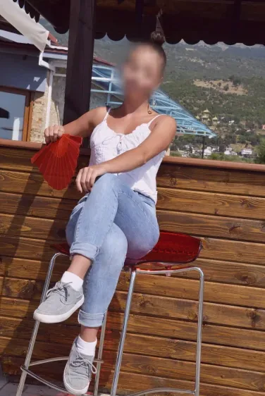Greta, 34