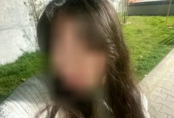 Jasmin, 22