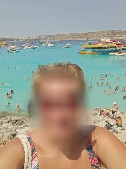 Larissa, 40