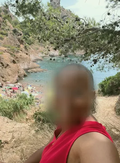 Laura, 33