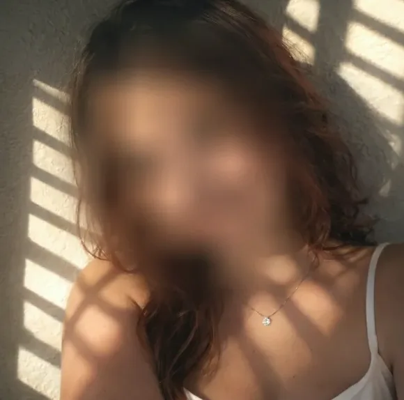 Lotta, 23