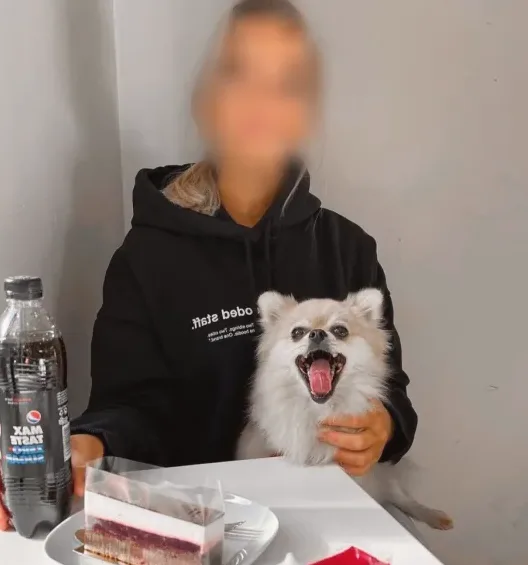 Nina, 33
