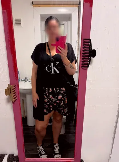 Rebecca, 37