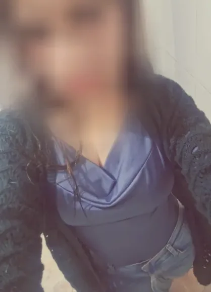 Sophie, 33