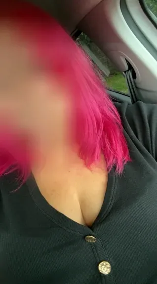 Yvonne, 37